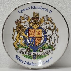 🇬🇧 Queen Elizabeth II Silver Jubilee Plate 1952-1977
